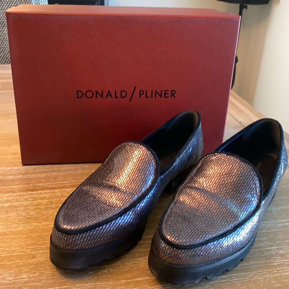 Donald Pliner Silver/Black loafers